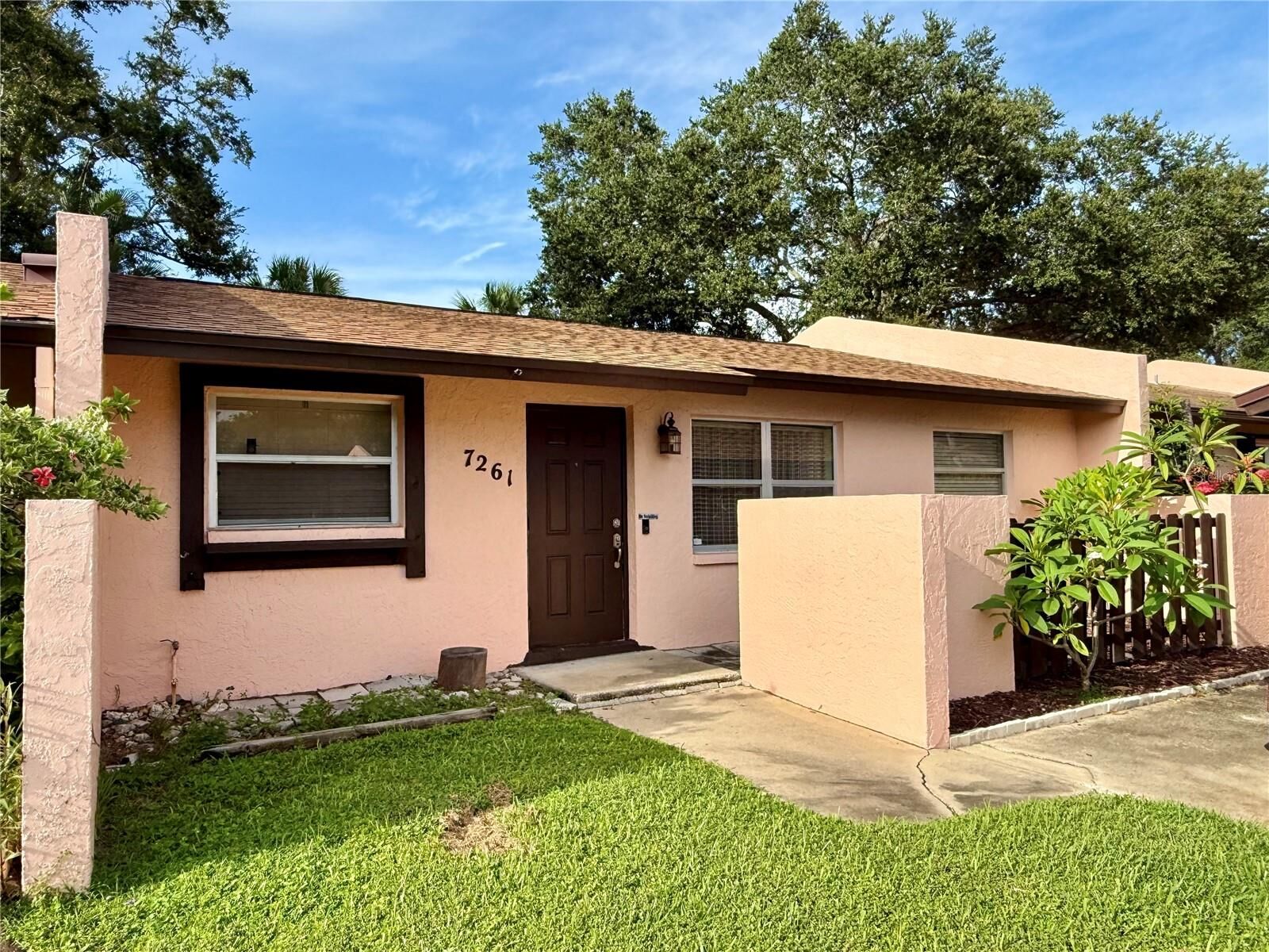 Property Photo: 7261 55th Avenue N FL 33709