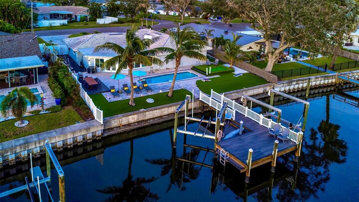 3854 42nd Avenue S  St Petersburg FL 33711 photo