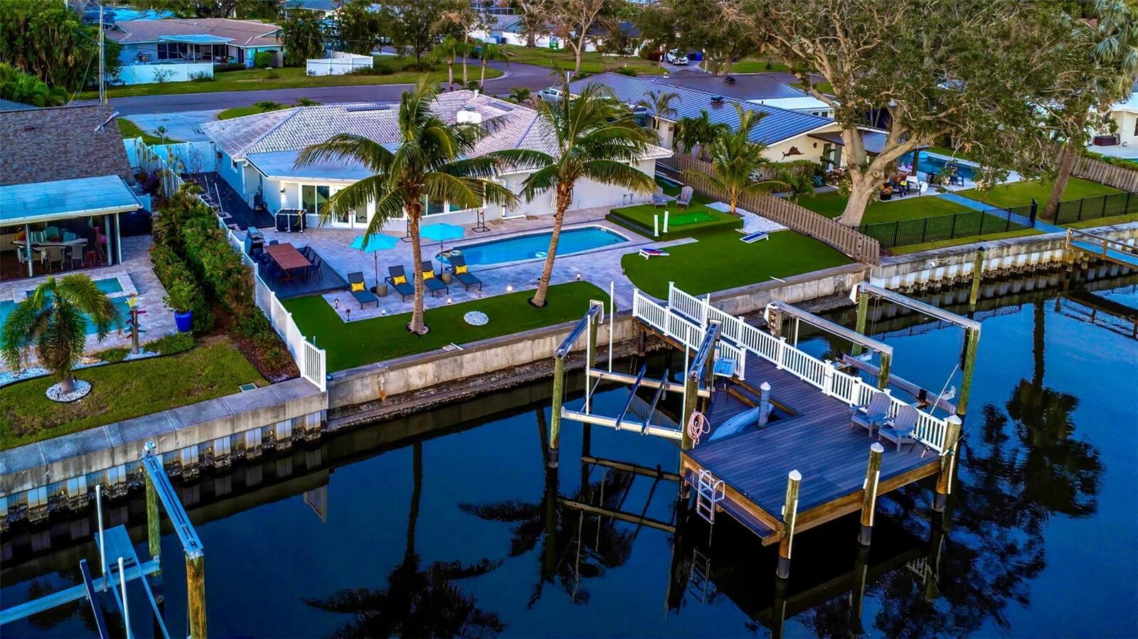 Property Photo: 3854 42nd Avenue S FL 33711