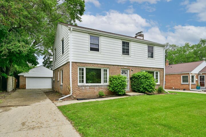Property Photo: 10560 W Grantosa Dr WI 53222