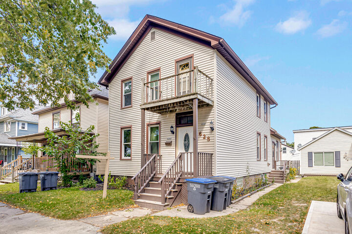 Property Photo:  628 End Ct 628A  WI 53081 