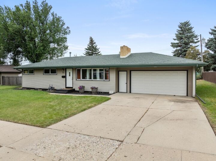 601 24th St NW  Minot ND 58703 photo