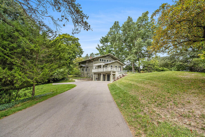 Property Photo:  2340 Springhill Drive  MI 49008 