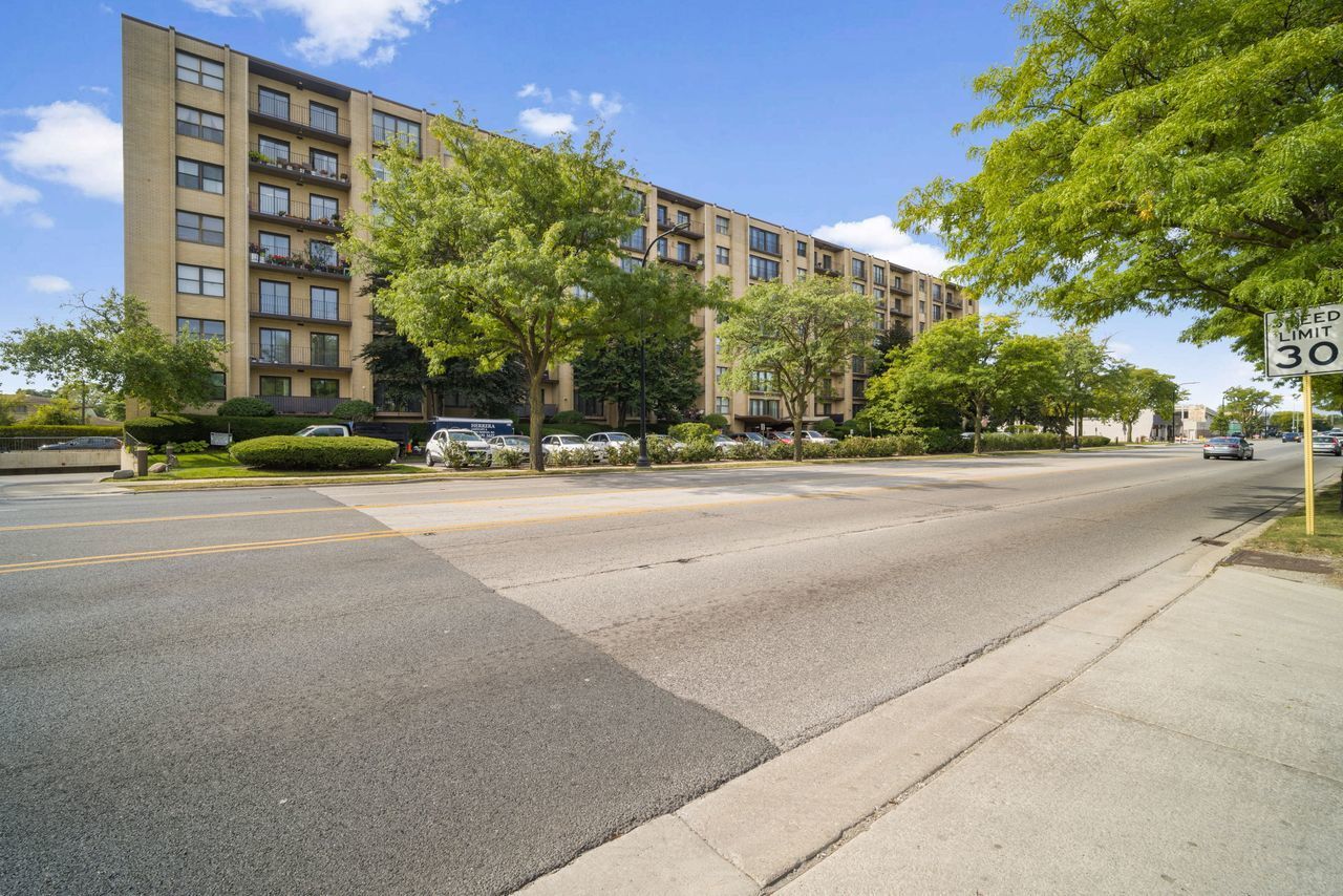 Property Photo:  4601 W Touhy Avenue 714  IL 60712 