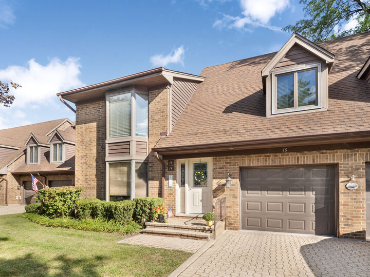 16 Princess Court 16  Westchester IL 60154 photo