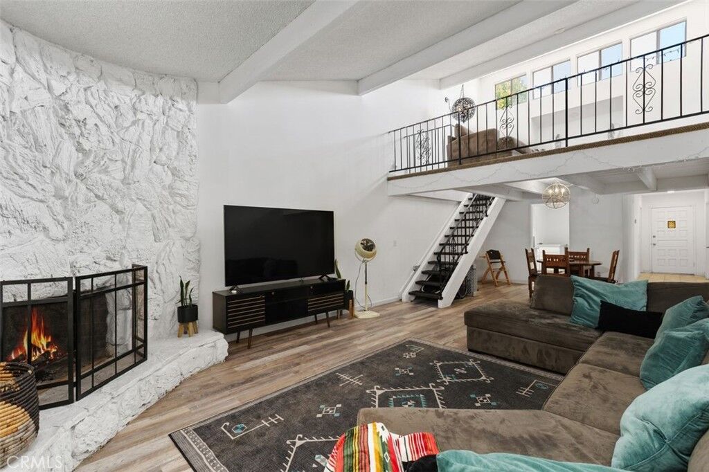 Property Photo: 5082 Los Olivos Way CA 92505