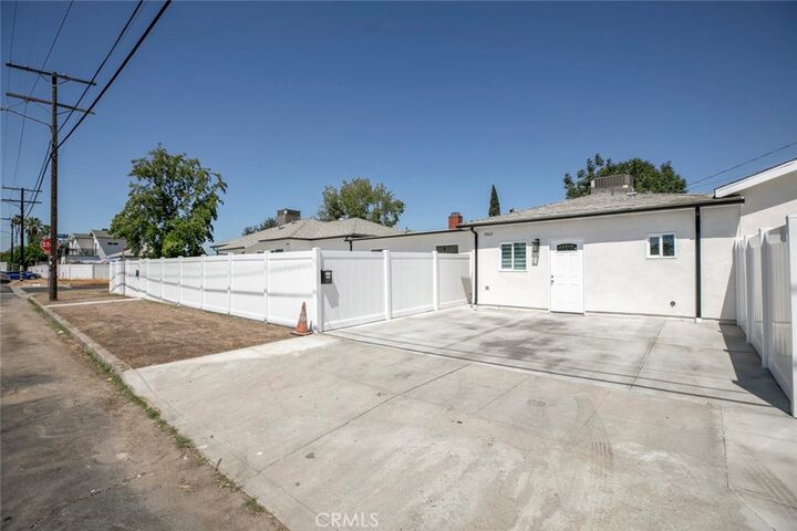 Property Photo: 7402 Riverton Ave CA 91352