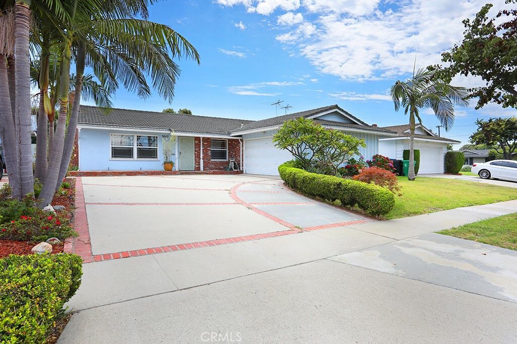 Property Photo: 5042 Cumberland Avenue CA 92683