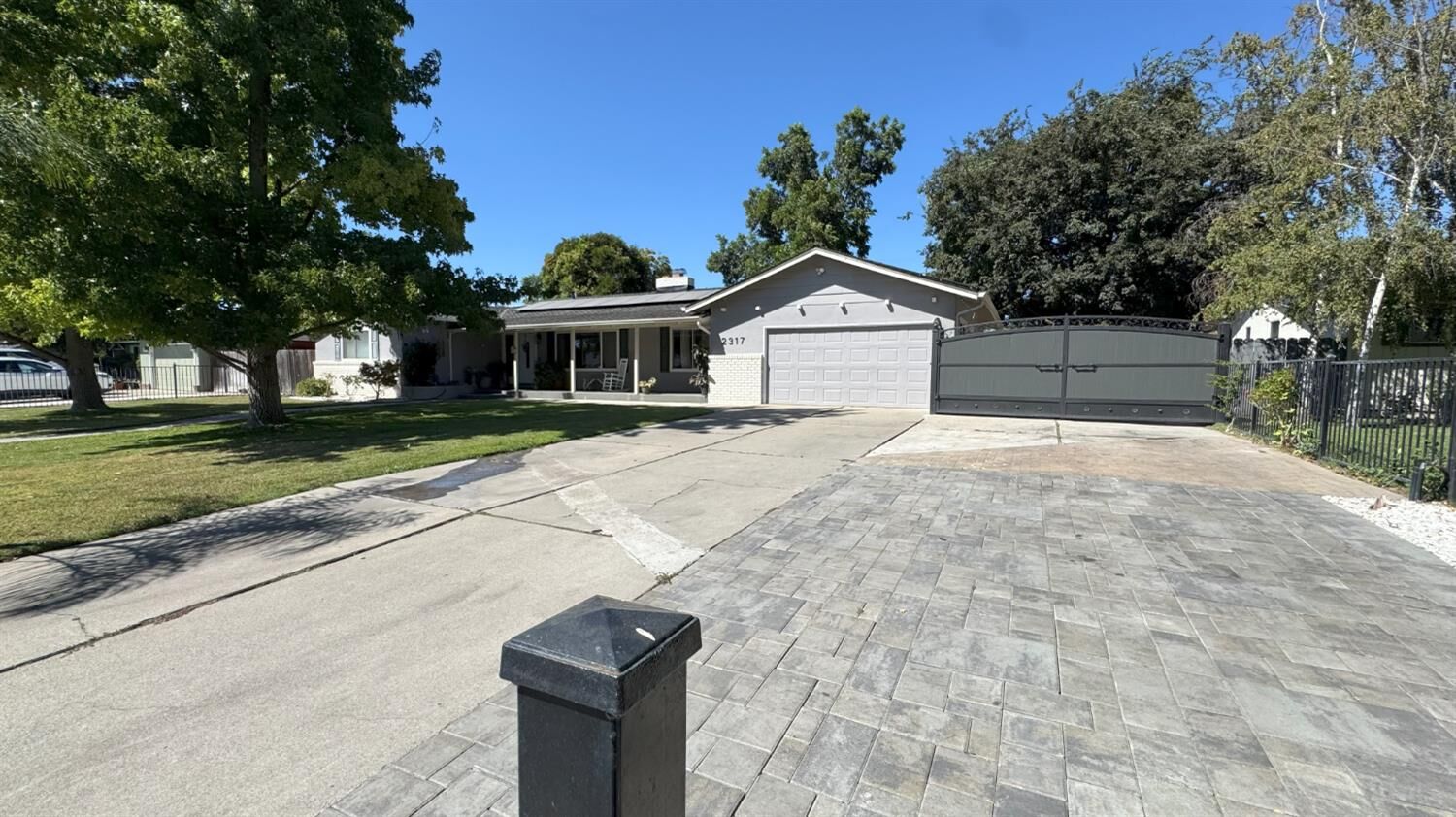 Property Photo:  2317 Estate Dr  CA 95209 