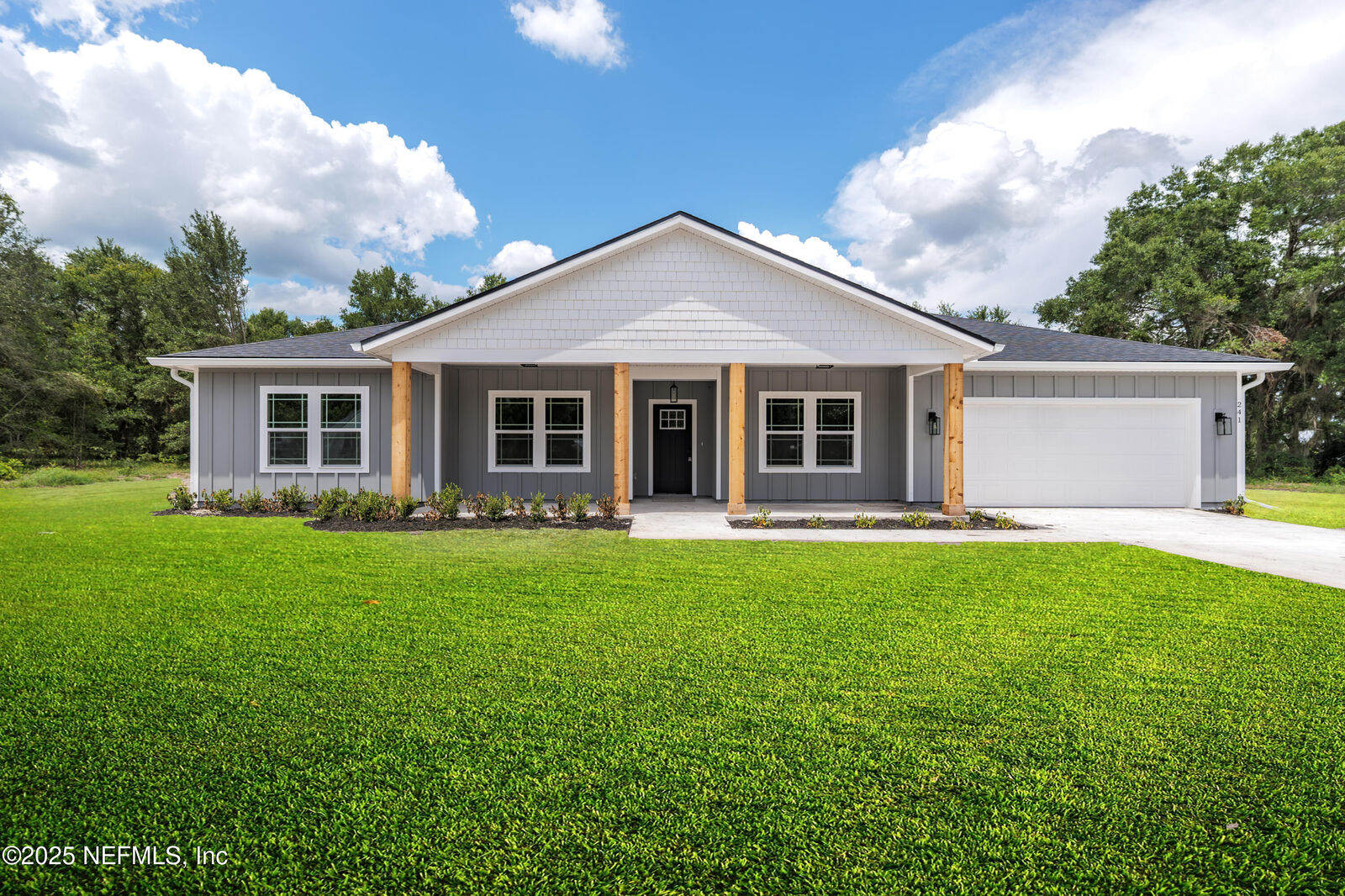 Property Photo: 139 Crestview Drive FL 32177