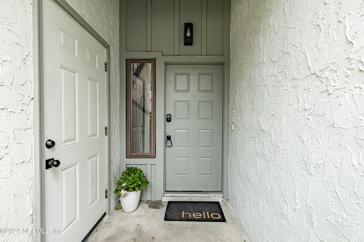 Property Photo: 9360 Craven Road 504 FL 32257