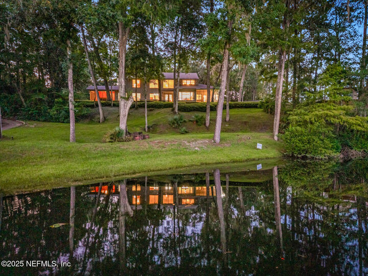 Property Photo: 2321 Halpern Way FL 32068