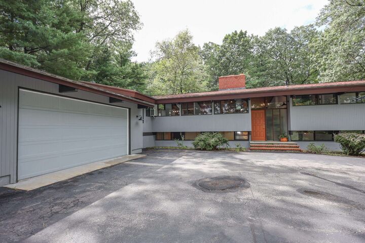 Property Photo: 75 Taylor Street NH 03061
