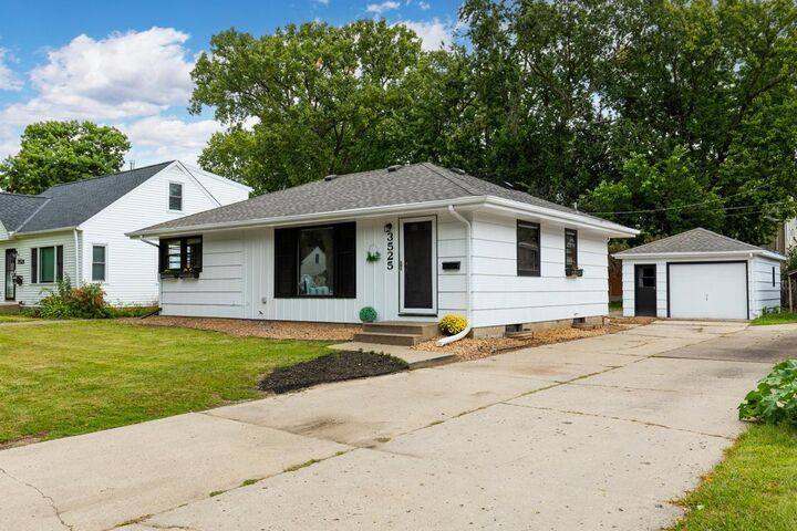 3525 Zinran Avenue S  Saint Louis Park MN 55426 photo