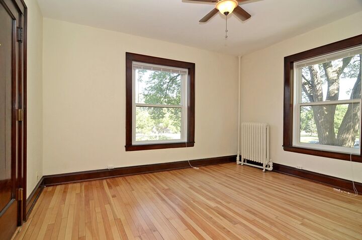 Property Photo: 1401 Willow Street 4 MN 55403