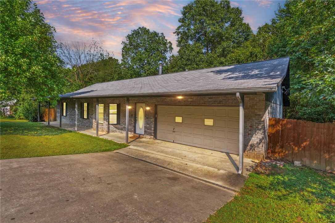 Property Photo:  891 Callihan Loop  AR 72762 