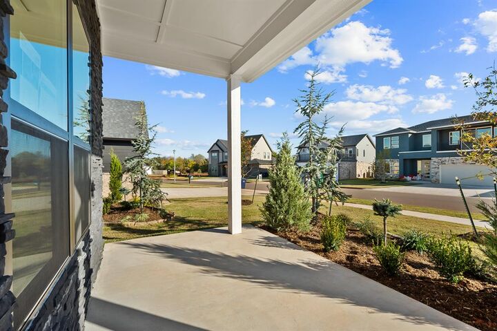 Property Photo: 5705 NW 154th Terrace OK 73013