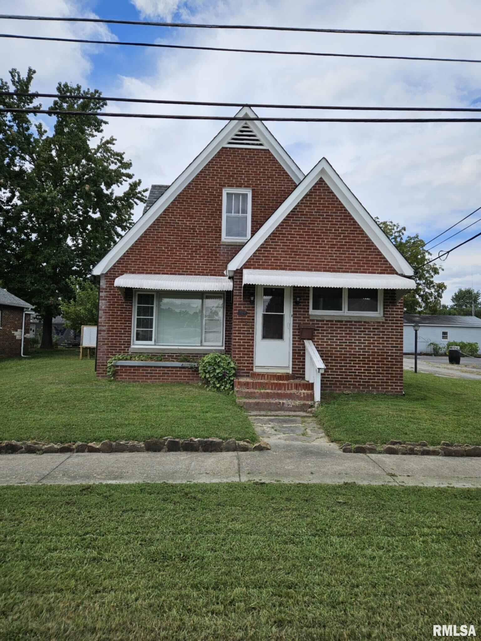 Property Photo: 405 S Logan Street IL 62896