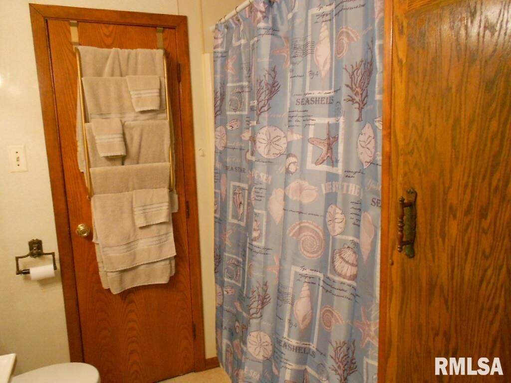 Property Photo: 233 N Linden Street IL 61369-9004