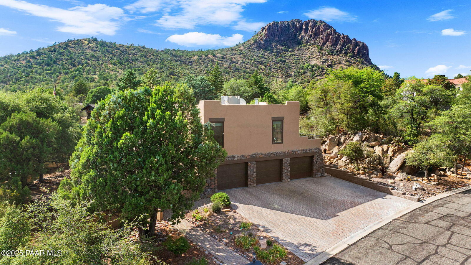 Property Photo: 110 S Horizon Circle AZ 86303