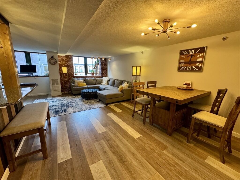 Property Photo:  200 Market St 403  MA 01852 