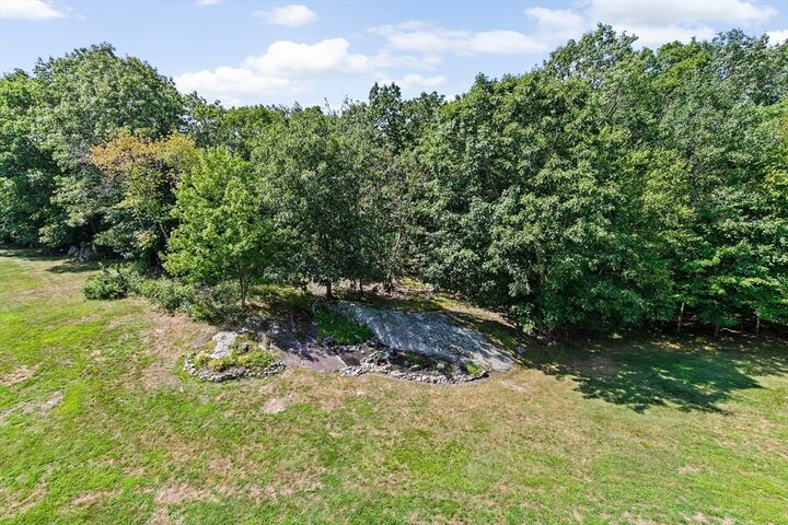 Property Photo:  75 Bradford Commons Ln 75  MA 02184 