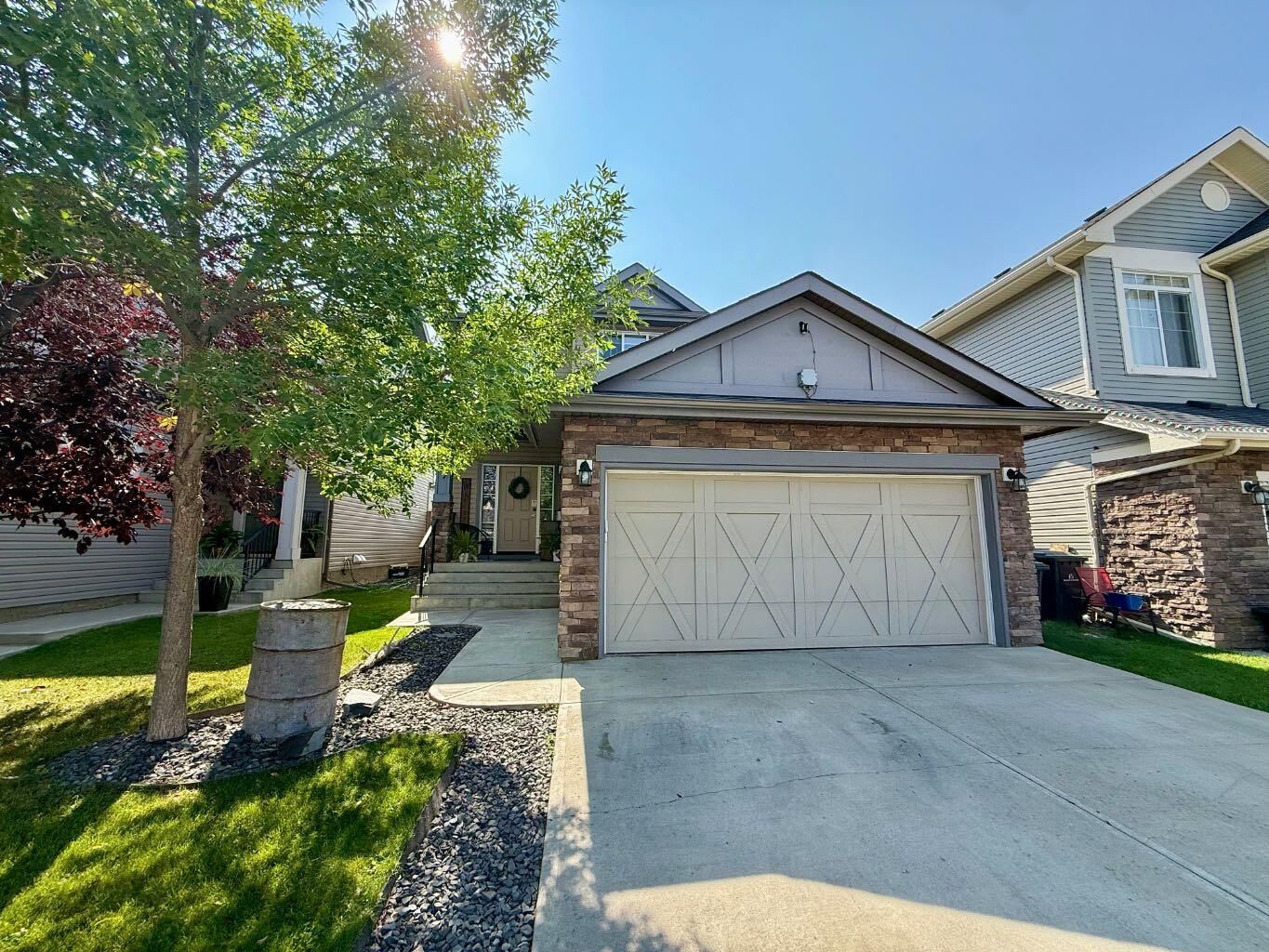 Property Photo: 607 Montgomery Close SE AB T1V 0B7