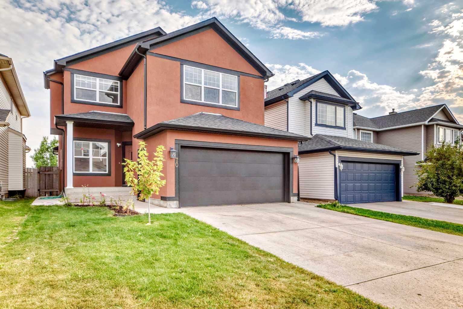 Property Photo:  70 Marthas Meadow Close NE  AB T3J 4N7 