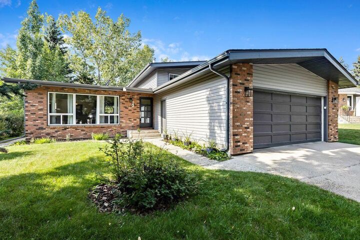 12 Suntree Lane  Okotoks AB T1S 1B9 photo