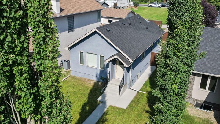 460 19 Avenue NW  Calgary AB T2M 0Y4 photo