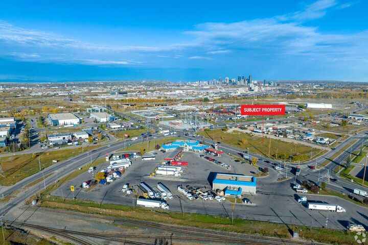 Property Photo: 2525 49 Avenue SE AB T2B 0M6