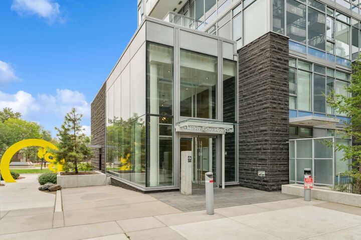Property Photo:  118 Waterfront Court SW 607  AB T2P 1K8 