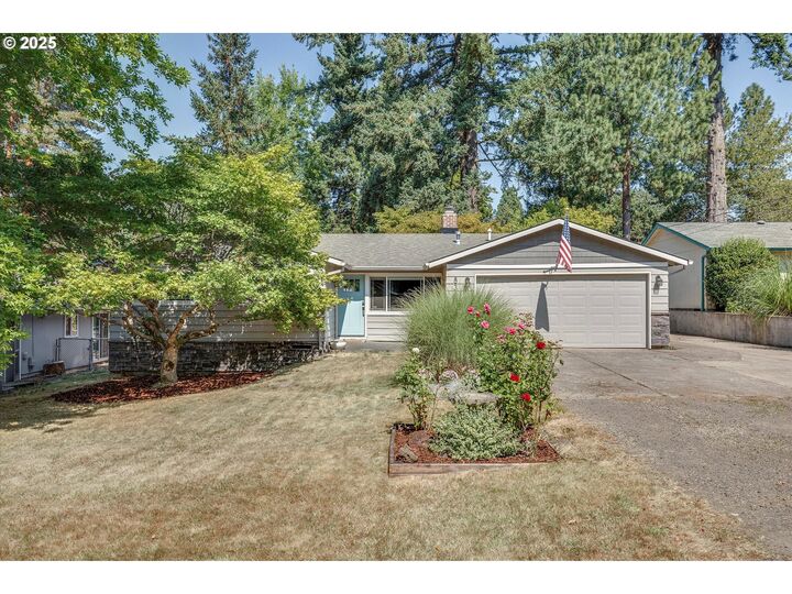 Property Photo: 8345 SW Mapleleaf St OR 97223