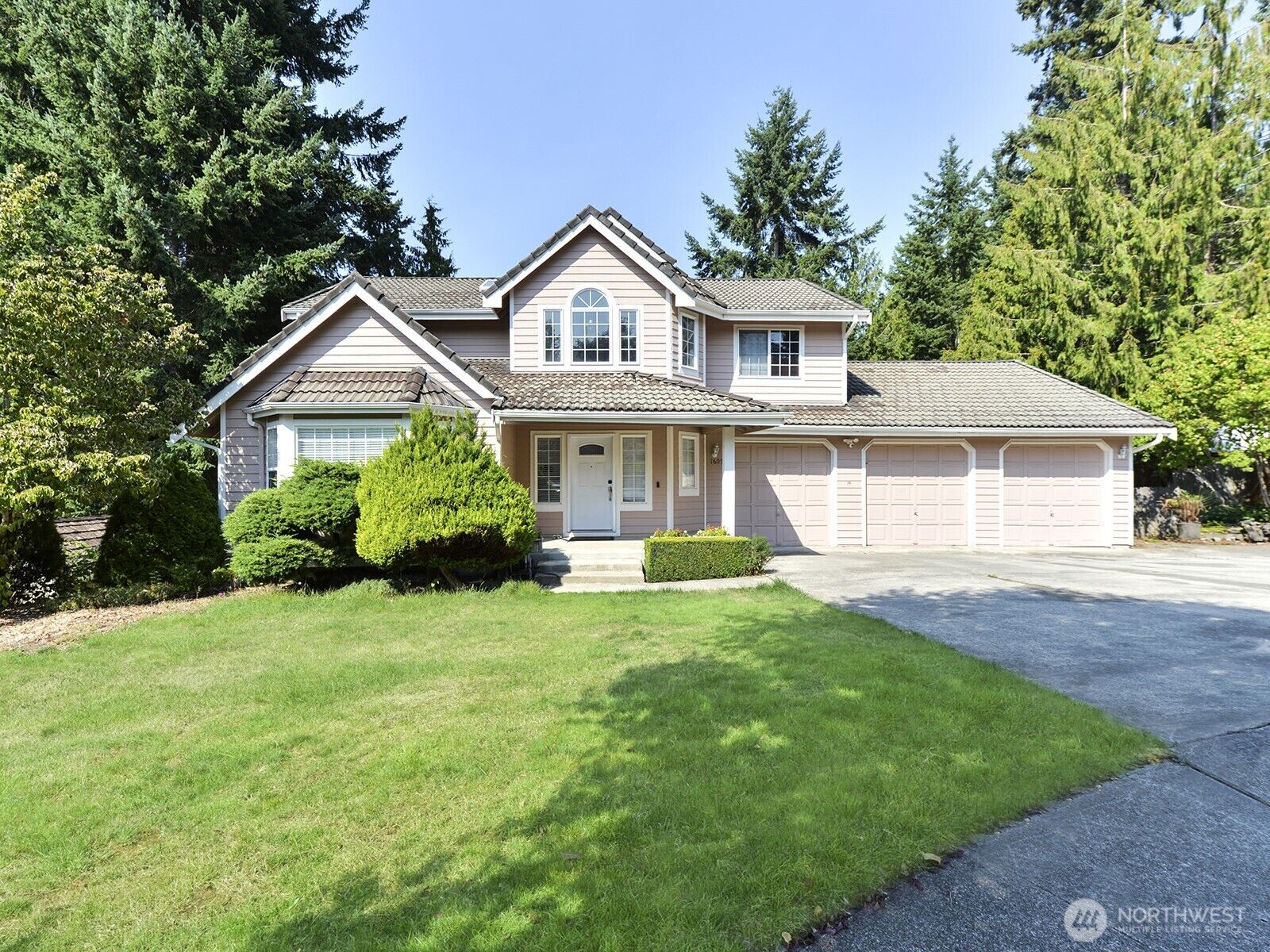 Property Photo: 1605 27th Avenue SE WA 98374