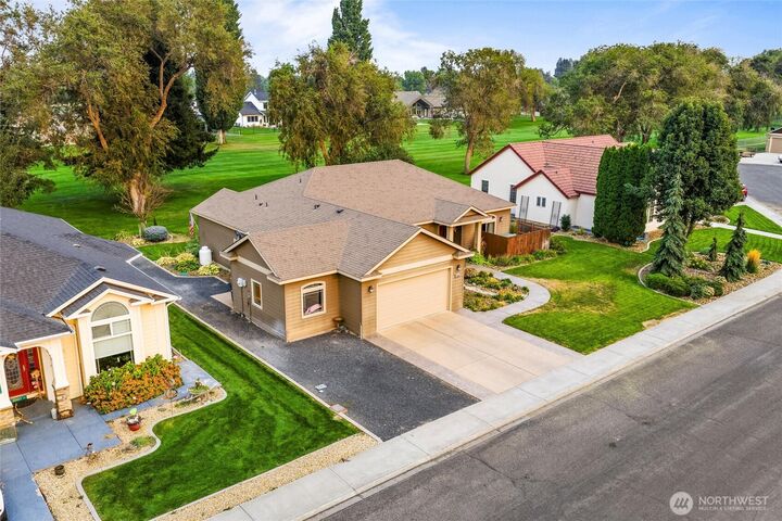 Property Photo:  19251  Quail Way  WA 98851 