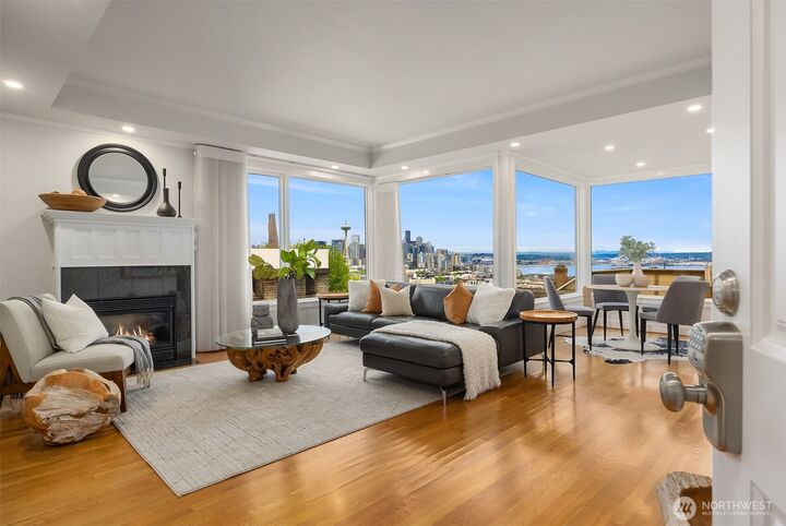 Property Photo: 525 W Prospect Street A WA 98119