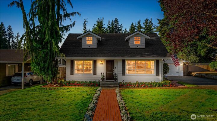 Property Photo:  323 E Beech Street  WA 98203 