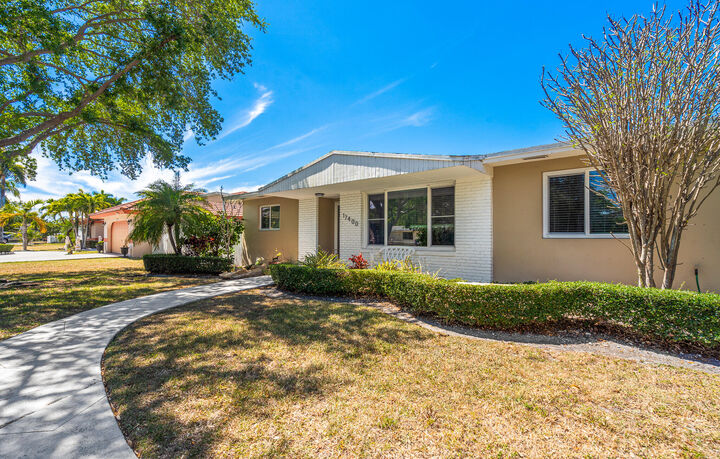 Property Photo: 17400 SW 92nd Court FL 33157