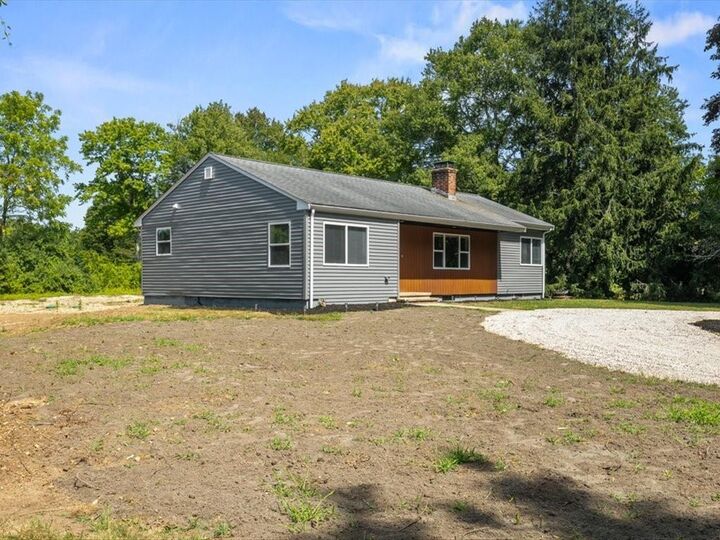 Property Photo:  20 Maple Court  RI 02804 