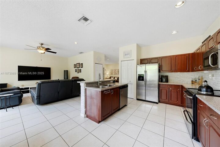 Property Photo: 15025 SW 19th Ct FL 33027