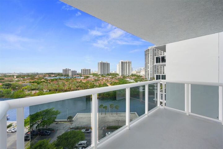 Property Photo: 20505 E Country Club Dr 1138 FL 33180