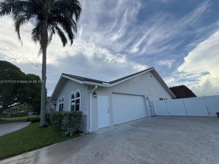 Property Photo:  10700 SW 139th Rd  FL 33176 