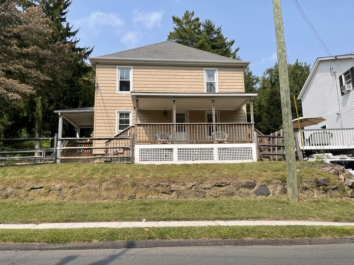 Property Photo:  68 Maple Avenue 2  CT 06801 