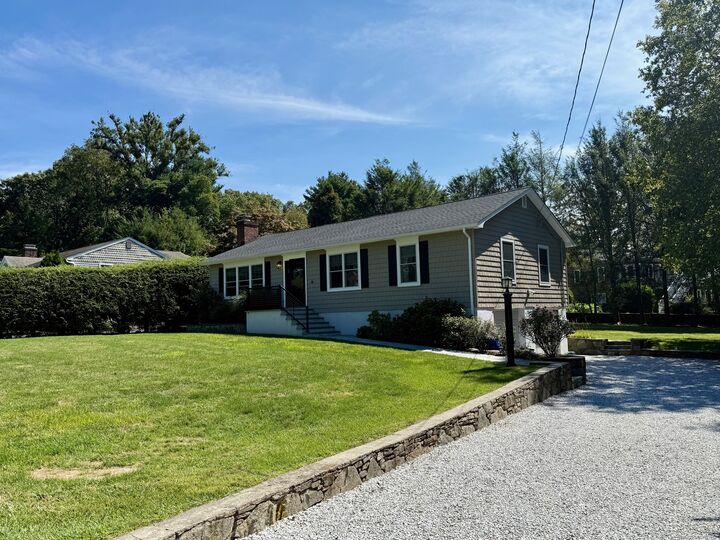 Property Photo:  9 Coventry Place  CT 06854 