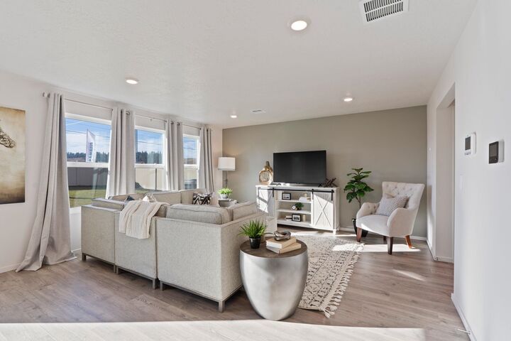 Property Photo: 1816 E A St WA 99006