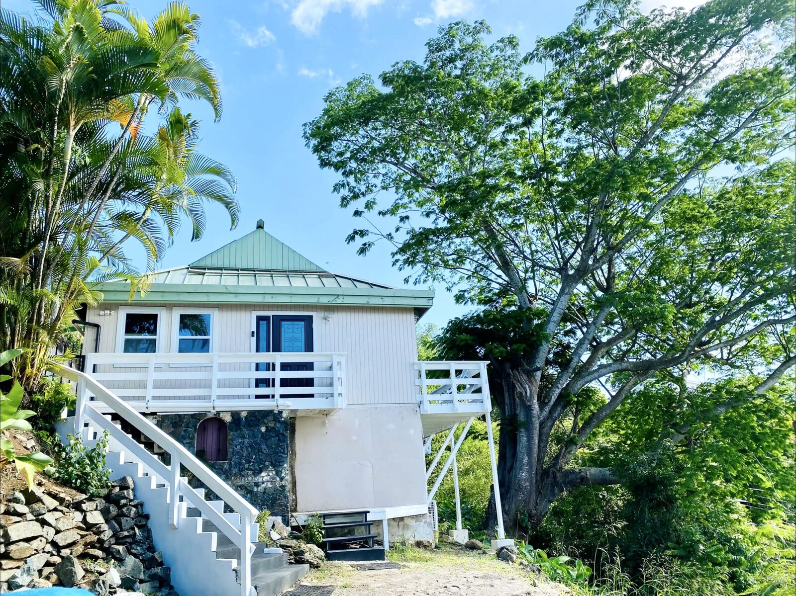 Property Photo:  2-21 Bonne Esperance We  VI 00802 