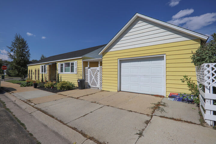 Property Photo:  675 Sumner Street  WY 82801 