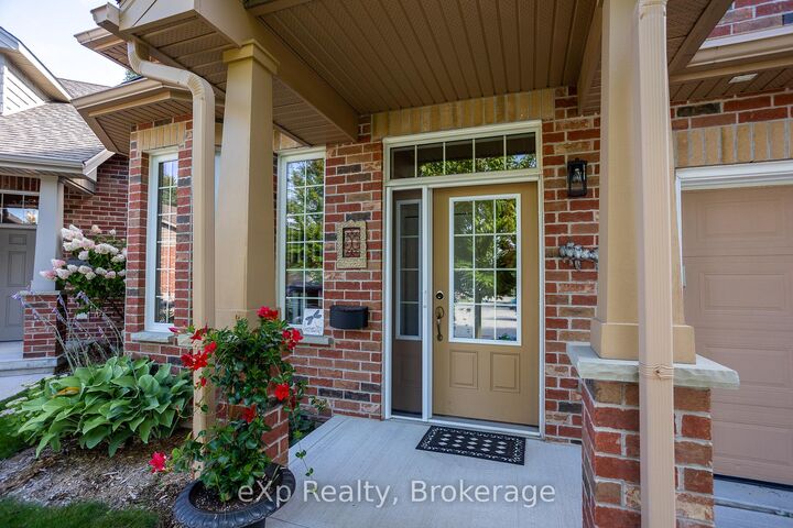 Property Photo:  941 5th Avenue A Avenue E  ON N4K 0C2 