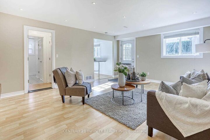 Photo de la propriété:  66 Birchfield Drive  ON L1E 1M6 