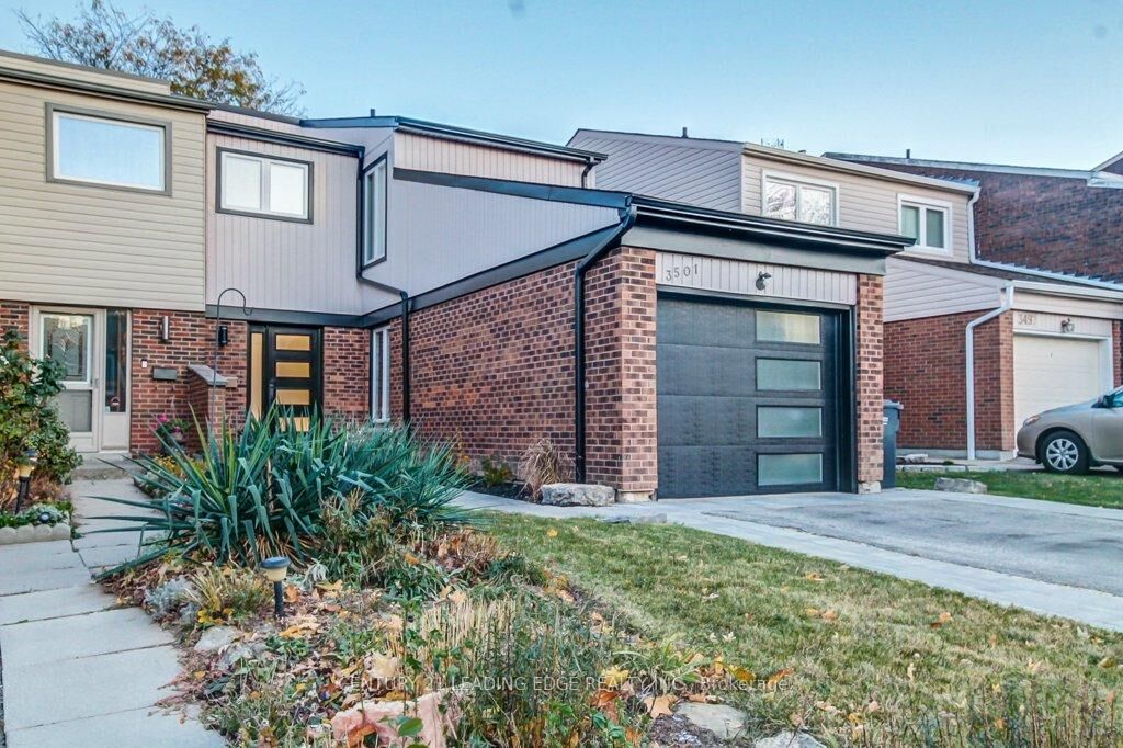 Photo de la propriété: 3501 Ash Row Crescent ON L5L 1K3